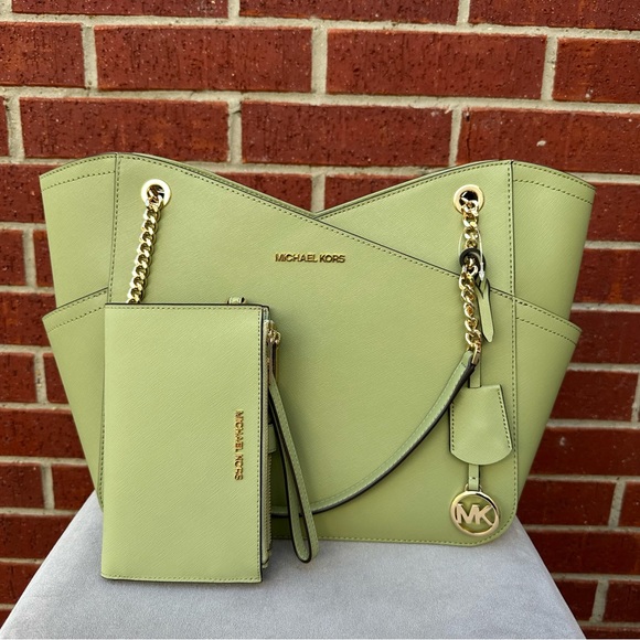 Michael Kors Tote bag and wallet - Picture 1 of 10